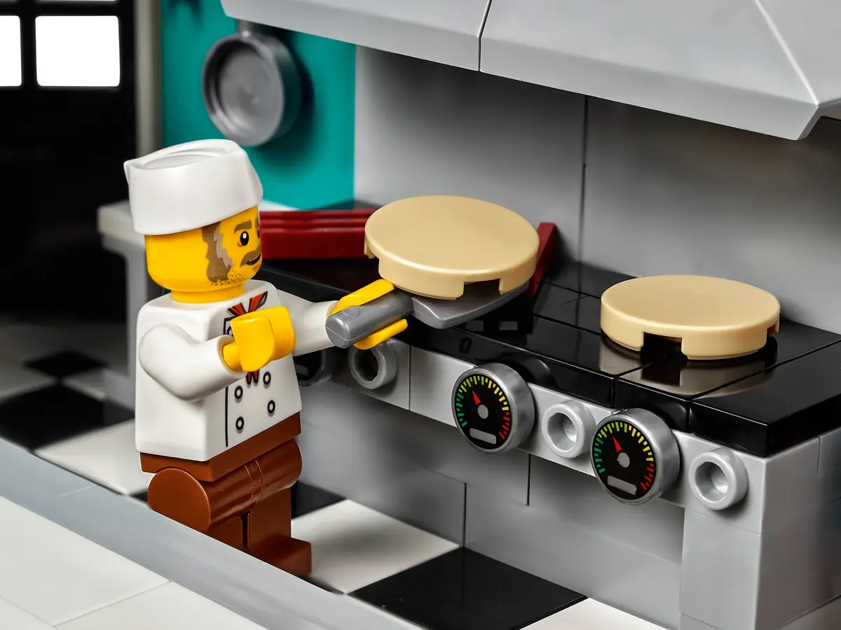 LEGO Creator Expert 10260 - Downtown Diner - Image 13