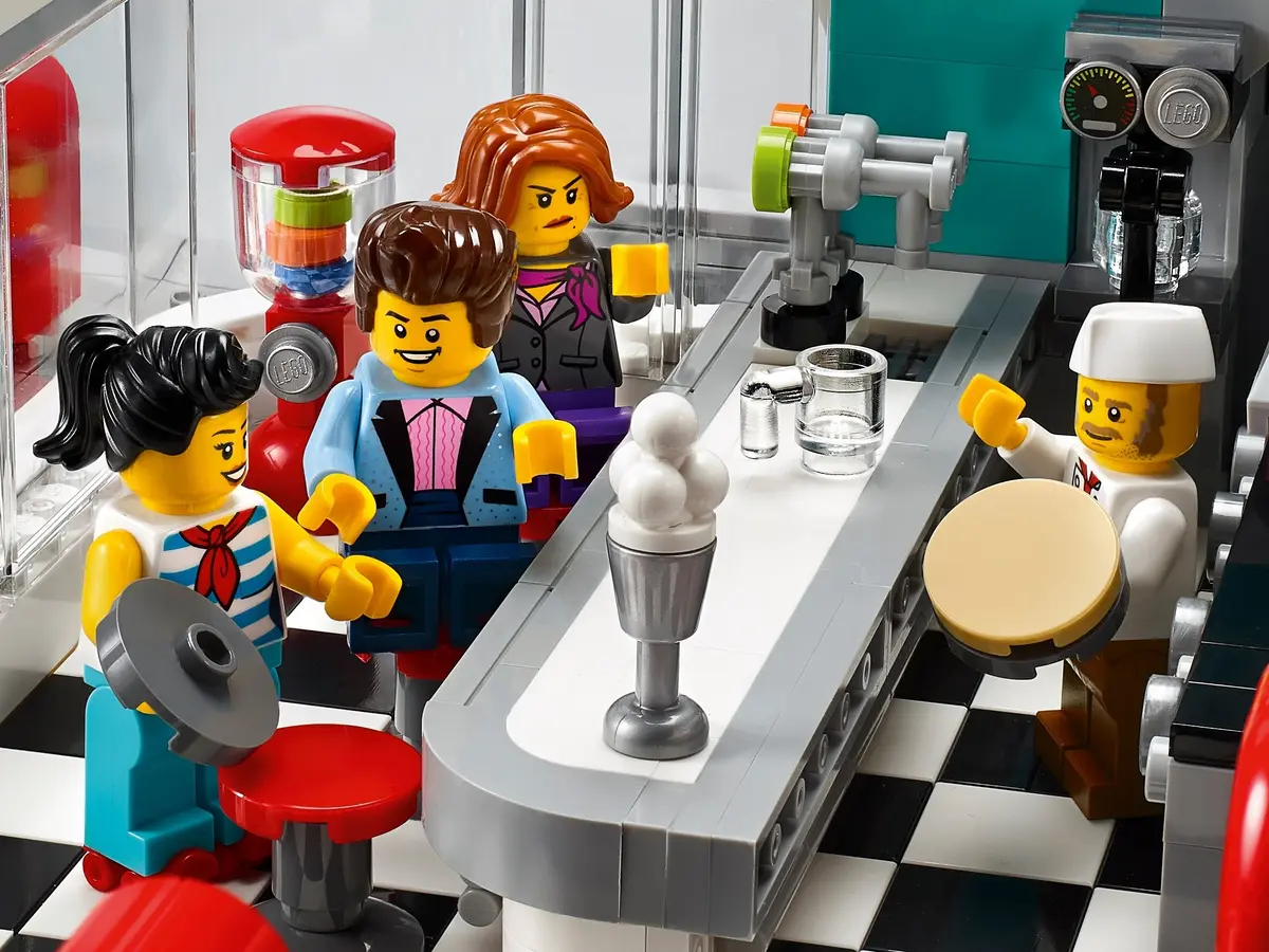 LEGO Creator Expert 10260 - Downtown Diner - Image 14