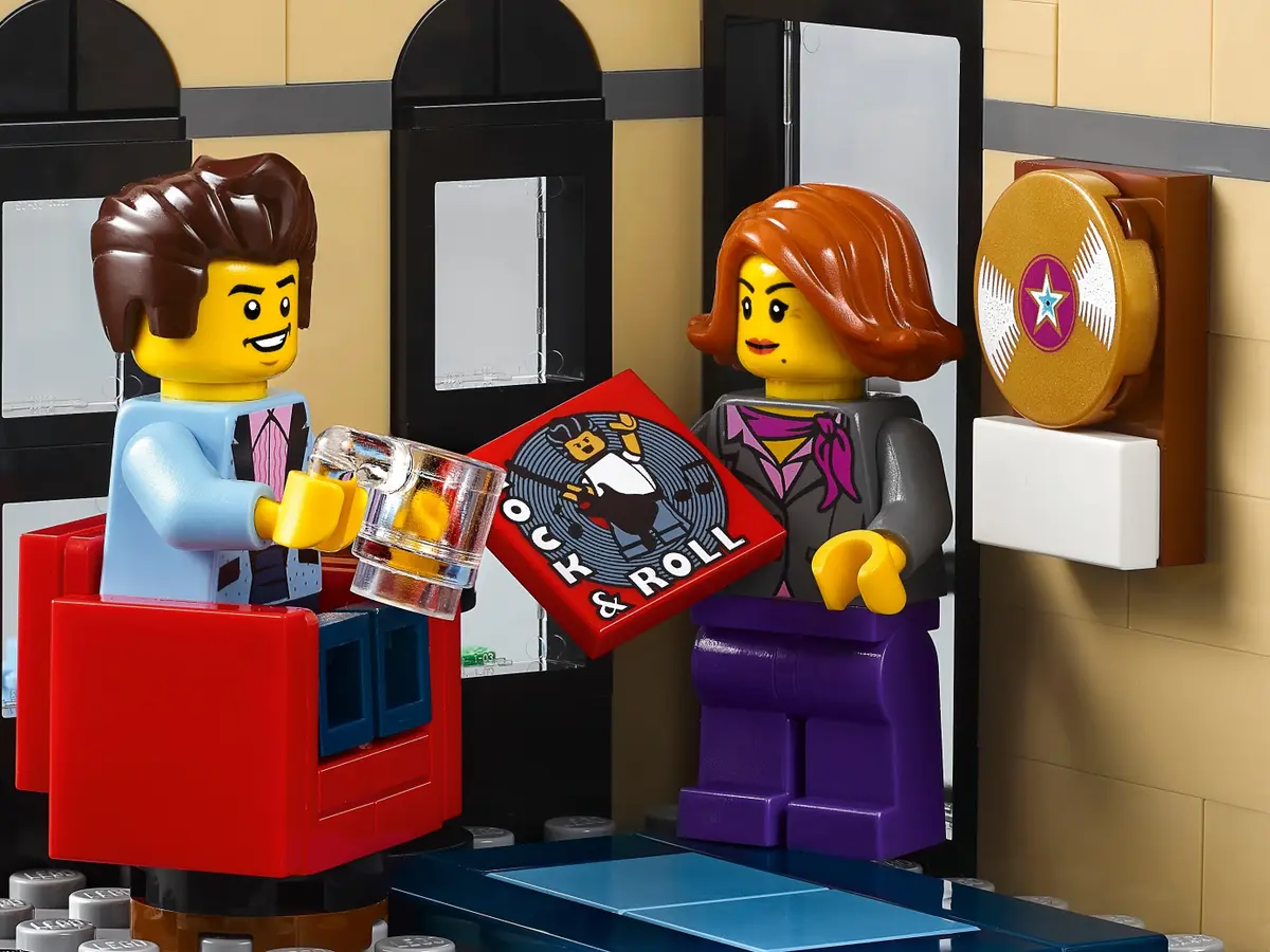 LEGO Creator Expert 10260 - Downtown Diner - Image 16